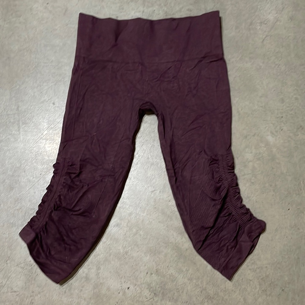 Lululemon woman’s capris